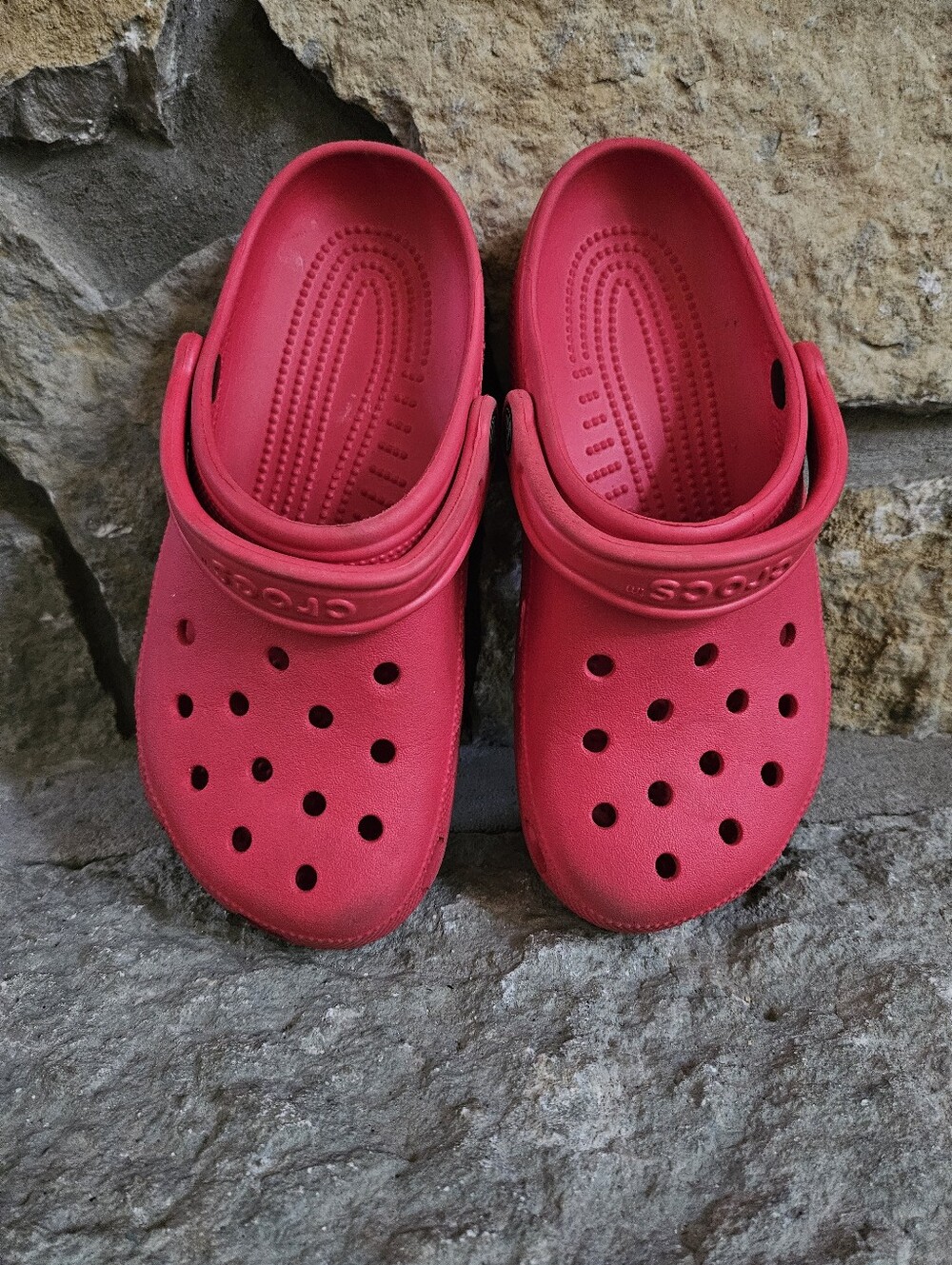 Red Crocs 6/8